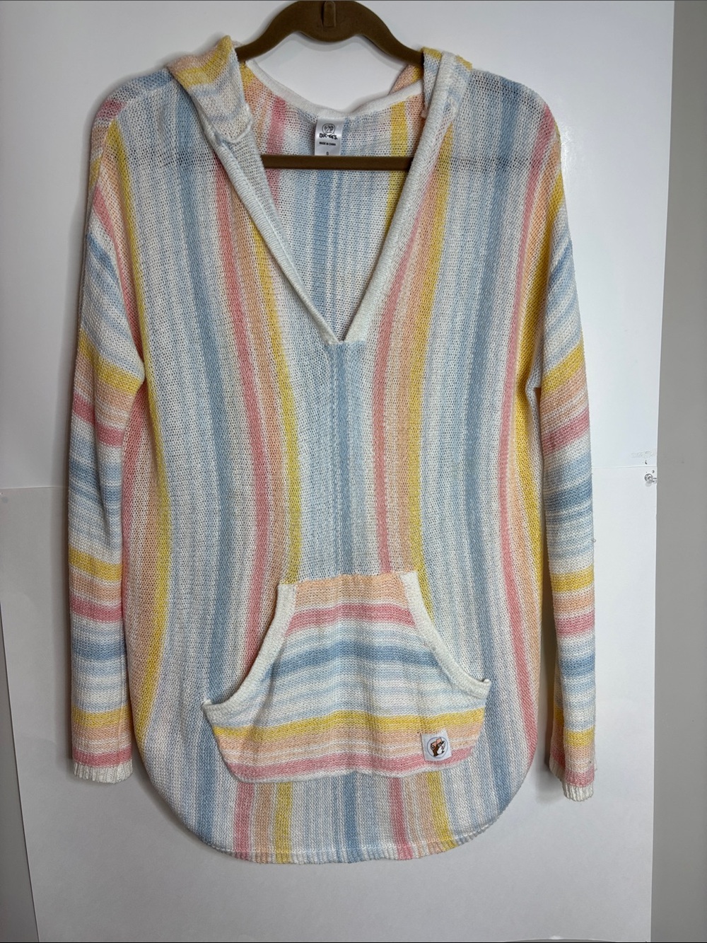 Buc-ee’s Striped Hooded Pullover and Shorts Small Pastel Rainbow Pride Summer